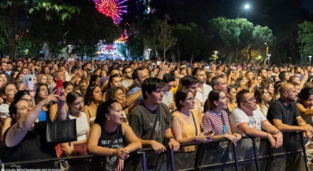 Ceylan Ertem ve Hayko Cepkin’den İzmirlilere unutulmaz iki konser