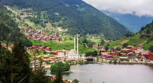 Trabzon'un Uzungöl'deki 63 turizm işletmesi kapatıldı