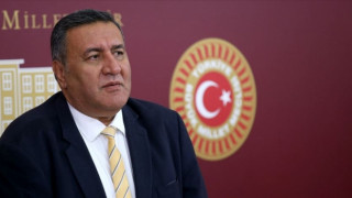 GÜRER: “BURSİYERLERİN BORÇ YÜKÜ HAFİFLETİLMELİ”