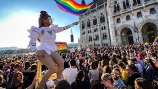 Macaristan'da LGBT yürüyüşleri yasaklandı