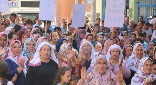 Geri çekilin, halk uyandı!