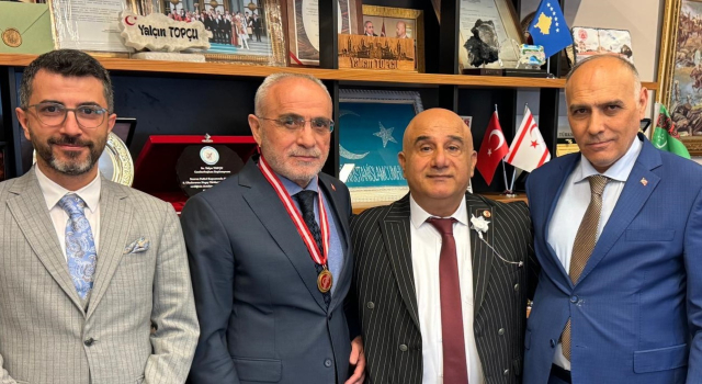 ÇETKODER’DEN BAŞDANIŞMAN TOPÇU’YA İKİ ÖDÜL