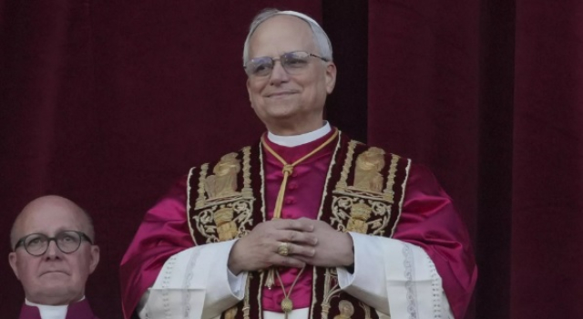 Vatikan tarihinde ilk: Yeni Papa ABD'li Robert Prevost oldu