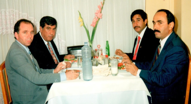 1990 LI YILLAR.... DÖNEMİN SAĞLIK İL MÜDÜRÜ VE SAĞLIK ÇALIANLARI İLE