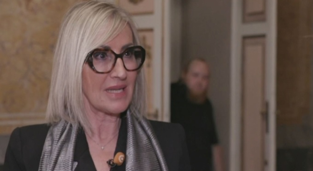 İtalyan Parlamenter, Lara Dizeyi'nin Milano Moda Haftası’na katılımından övgüyle bahsetti