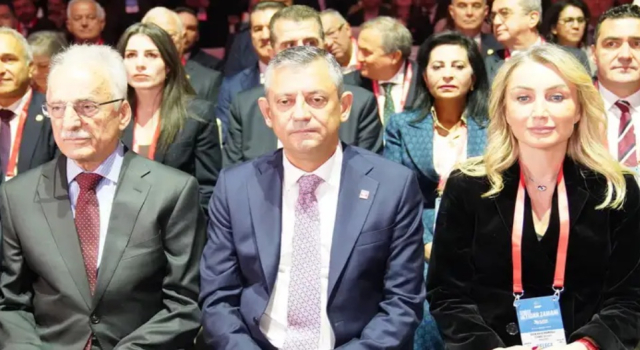 CHP'nin "iktidara yürüyüş" hedefli kurultayı başladı