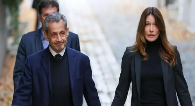 Eski Fransa Cumhurbaşkanı Sarkozy şartlı serbest bırakıldı