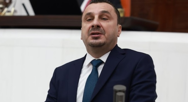 ASGARİ ÜCRETLİ KİŞİ BAŞINA DÜŞEN MİLLİ GELİRİN ÜÇTE BİRİNİ, EMEKLİ DÖRTTE BİRİNİ ALABİLİYOR