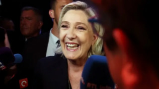 Fransa'da genel seçimin ilk turunda aşırı sağcı Ulusal Birlik birinci parti oldu