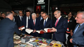 KİTAPLA, KÜLTÜRLE VE SANATLA YENİDEN CANLANDIRMAK İÇİN BURADAYIZ