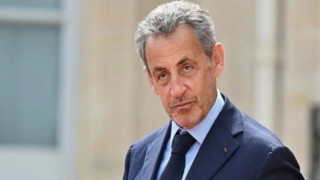 Eski Fransa cumhurbaşkanı Sarkozy’ye elektronik kelepçe takıldı