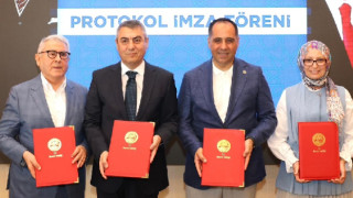DİKKAT ÇEKEN PROTOKOL TÖRENİ