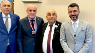 Cumhurbaşkanı Başdanışmanı Yalçın Topçu,İki Ödül Birden Aldı