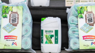 BAŞKAN KENDİ CEBİNDENMİ HARCIYORSUN DA, ORAYA İSMİNİ YAZIYORSUN?