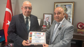 ERDEMLİ KAYMAKAMINA ÇEVRE VE TÜKETİCİ ONUR NİŞANI