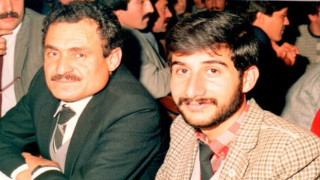 90 LI YILLAR NÜFUS MÜDÜRÜ HÜSNÜ ÖNDER VE GAZETECİ GÖKTAŞ