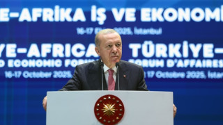 ERDOĞAN: "Üç kıtanın merkezindeki konumuyla Türkiye'nin kapısı dünyanın tüm yatırımcılarına açıktır"
