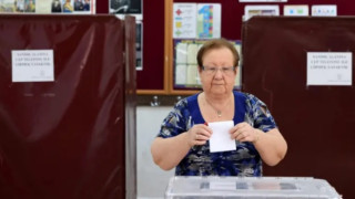 Kıbrıs Türkleri liderini seçiyor: Başı çeken adaylardan Tatar iki devleti, Erhürman federasyonu savunuyor